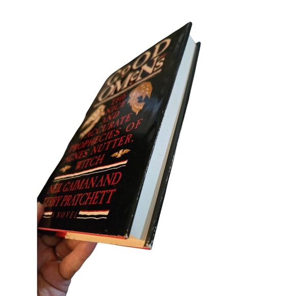 Good omens the nice and accurate prophecies of Agnes Nutter Witch by Neil Gaiman - Picture 3 of 6